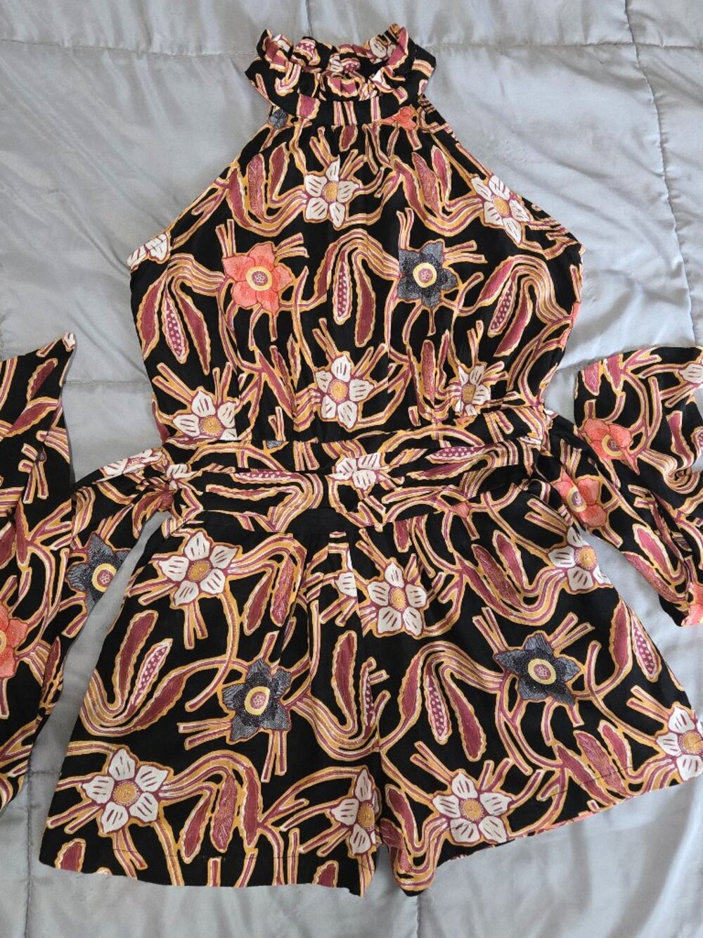 Christian Siriano Floral Halter Romper Tie Waist Pockets Size XS Festival Boho